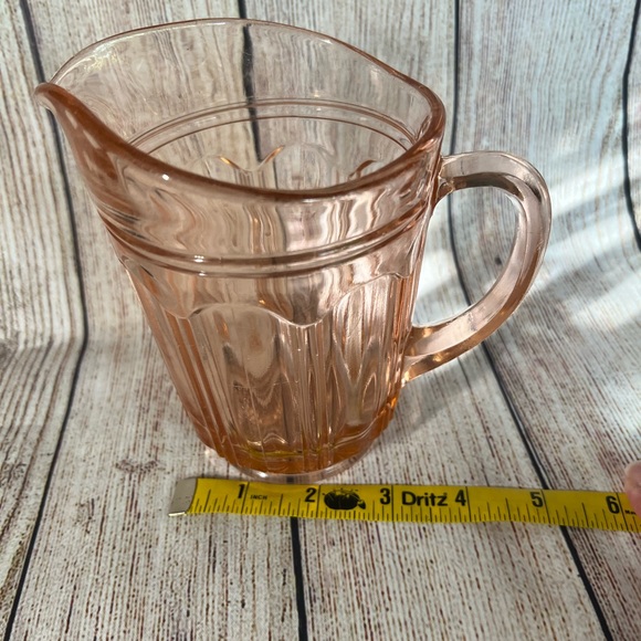 Anchor Hocking COLONIAL KNIFE &
FORK PINK 5" - 16 OZ MILK PITCHER Vintagee - Picture 5 of 8